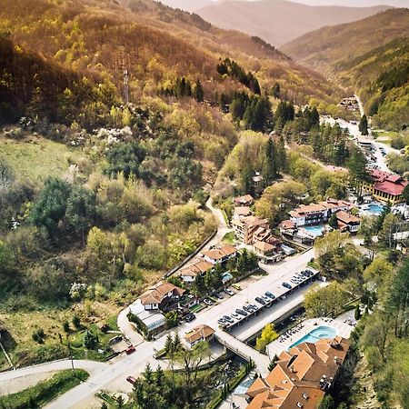 Вълеви Къщи Chiflik Exterior photo