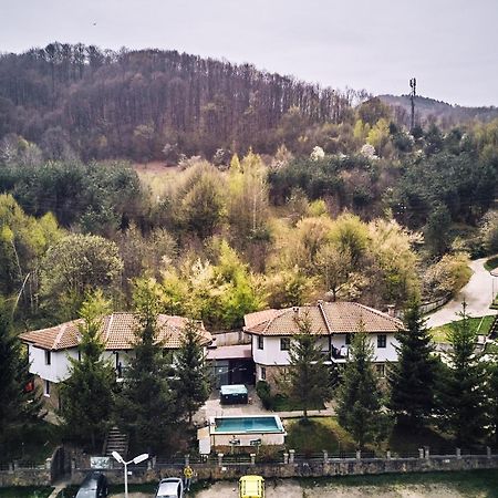 Вълеви Къщи Chiflik Exterior photo